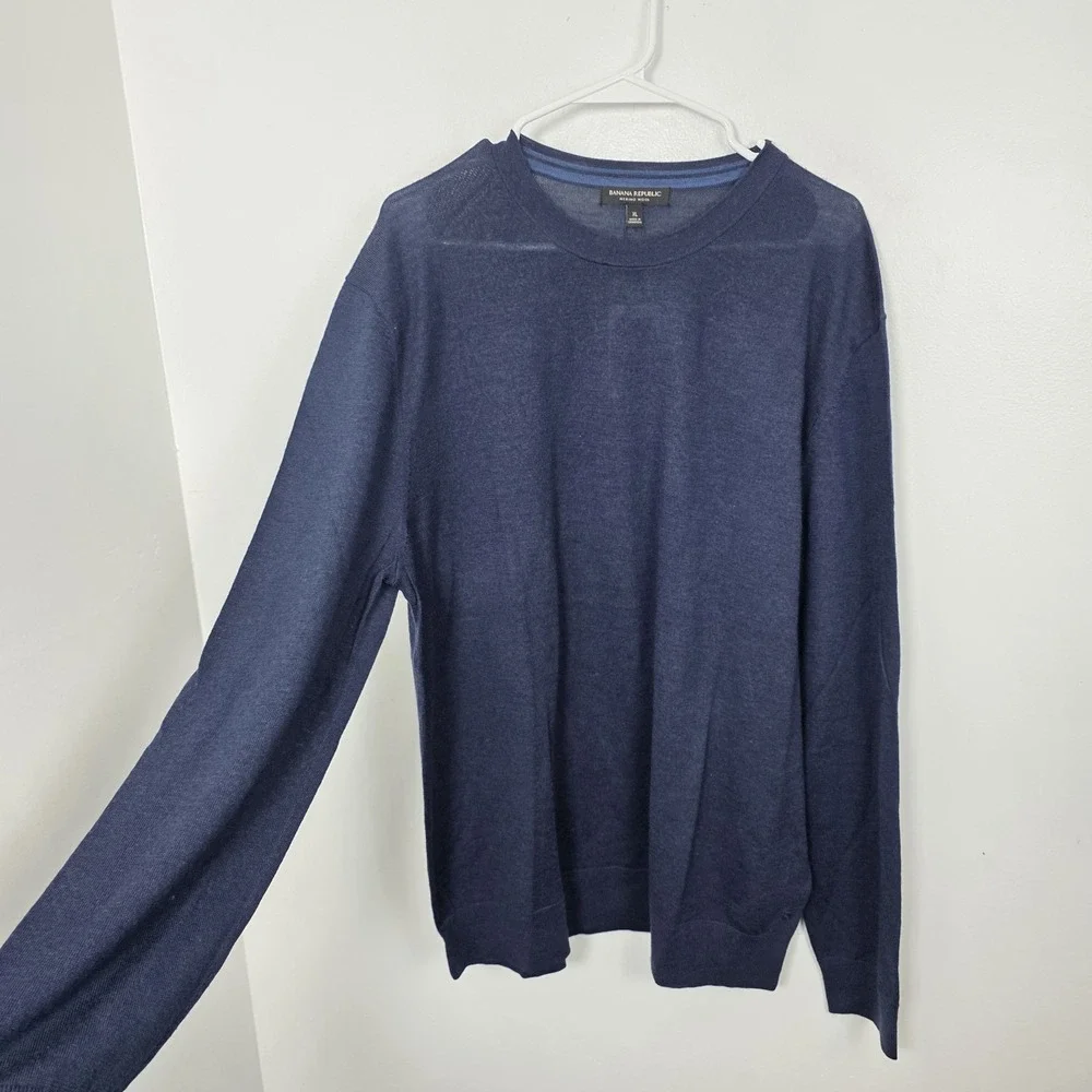 Banana Republic Navy 100% Merino Wool Crewneck Lightweight Sweater‎ Size XL